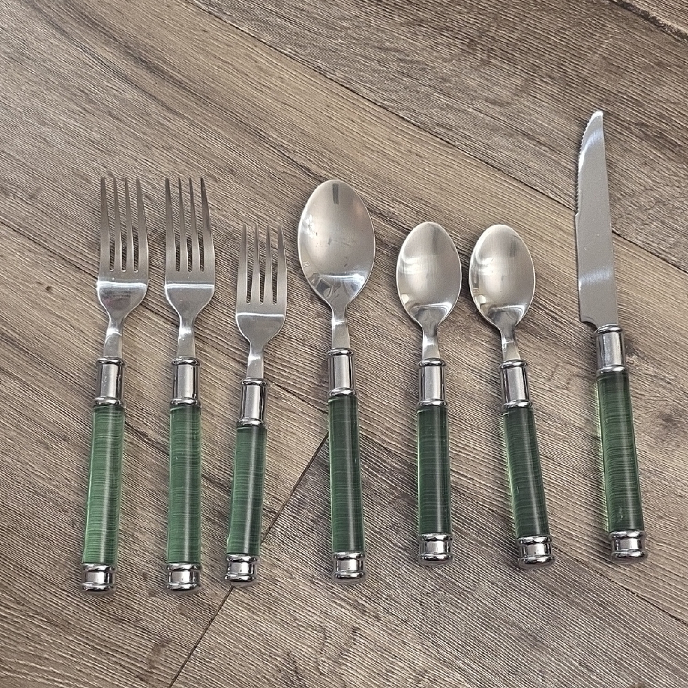 Cambridge 7 Piece Silverware Set